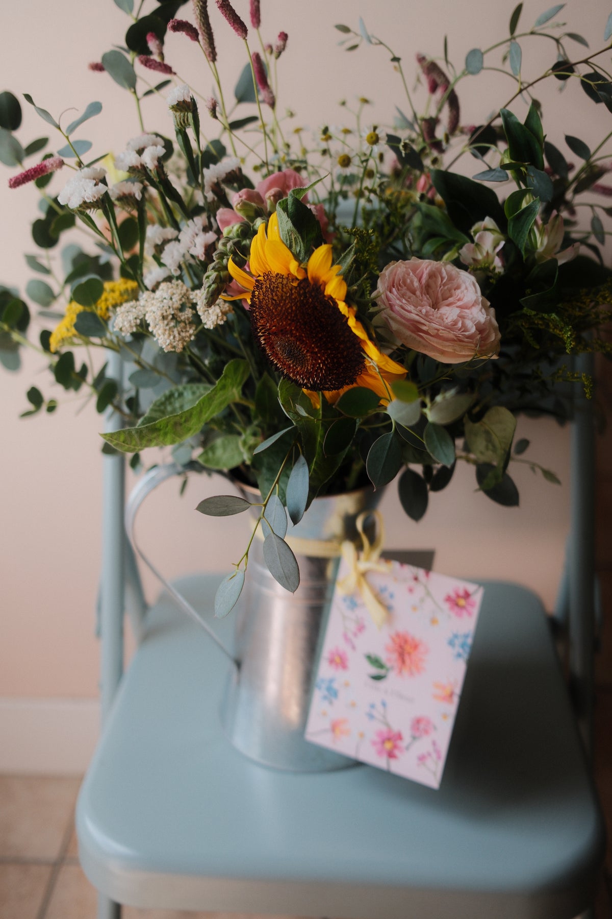 A vase of Flleurs